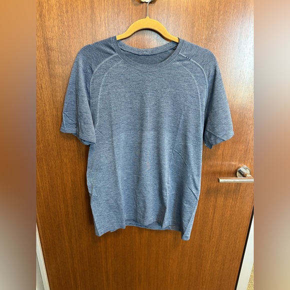 Lululemon Men’s Training Shirt - Picture 2 of 4